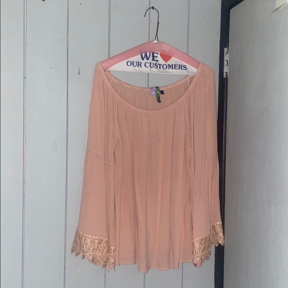 pink flowy top